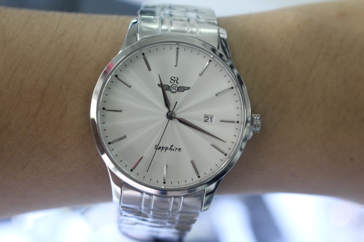 Đồng hồ nam SR Watch SG1076.1102TE khi đeo trên tay